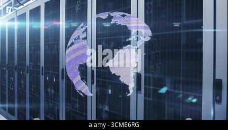 Proiezione di globo olografico che galleggia sopra i rack server all'interno del data center, con LED di stato Foto Stock