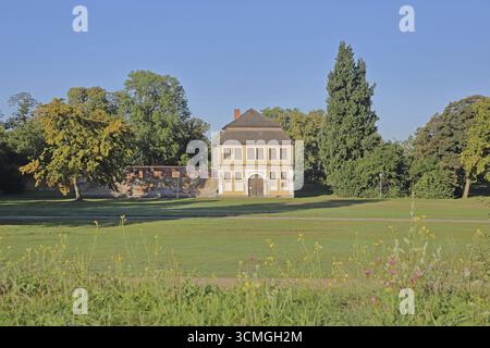 Scuderie storiche, giardino del castello, Zerbst, Flaeming, Sassonia-Anhalt, Germania Foto Stock