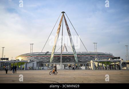 Torino, Italia. 16 settembre 2025. Vista generale dello Stadio Juventus prima della partita di fase di UEFA Champions League 2025/26 tra Juventus FC e Borussia Dortmund allo Stadio Juventus il 16 settembre 2025 a Torino. (Foto di Chris ricco) credito: Chris ricco/Alamy Live News Foto Stock