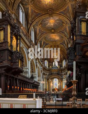 Una foto della Quire all'interno della Cattedrale di St. Paul, a Londra. Foto Stock