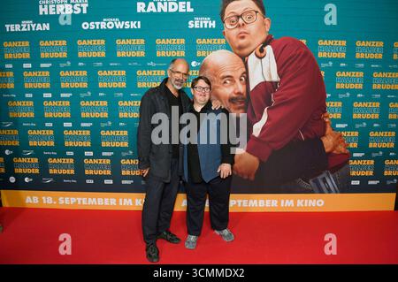Christoph Maria Herbst und Nico Randel bei der Premiere des Kinofilms Ganzer halber Bruder im Astor Grand Cinema. Hannover, 16.09.2025 *** Christoph Maria Herbst e Nico Randel alla prima del film Ganzer halber Bruder all'Astor Grand Cinema Hannover, 16 09 2025 foto:XC.xNiehausx/xFuturexImagex bruder hannover 5911 Foto Stock