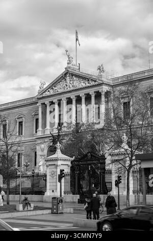Madrid, Spagna - 19 febbraio 2022: Il Museo Archeologico Nazionale si trova in Calle de Serrano, accanto a Plaza de Colon, condividendo il suo edificio con il Museo Archeologico Nazionale Foto Stock