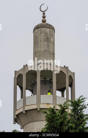 Londra, Regno Unito. 17 settembre 2025. La sicurezza è stretta a Winfield House, la residenza dell'ambasciatore americano a Regents Park, per la seconda visita di stato del presidente Donald Trump a Londra. Crediti: Guy Bell/Alamy Live News Foto Stock