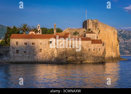 Cittadella della città vecchia nella città di Budva sul mare Adriatico, Montenegro Foto Stock