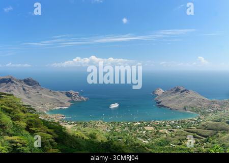 Paesaggio costiero dell'isola di Nuku Hiva, Isole Marchesi, Polinesia francese, 24 febbraio 2025 Foto Stock