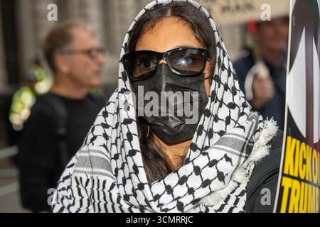 Londra, Regno Unito. 17 settembre 2025. Una visita anti-trump marzo e protesta a Londra Regno Unito credito: Ian Davidson/Alamy Live News Foto Stock