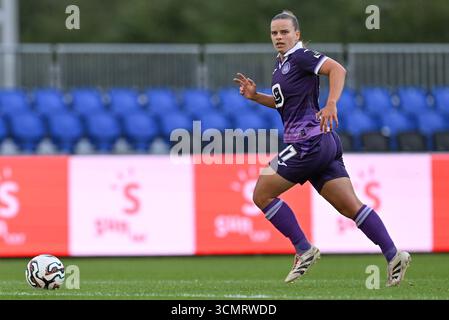 Deinze, Belgio. 17 settembre 2025. Karlijn Helsen (17) di Anderlecht nella foto di una partita di calcio femminile tra RSC Anderlecht Women e Aris Limassol FC nel primo turno di qualificazione della stagione 2025-2026 della UEFA Womens Europa Cup, mercoledì 17 settembre 2025 a Deinze, Belgio. Crediti: Sportpix/Alamy Live News Foto Stock