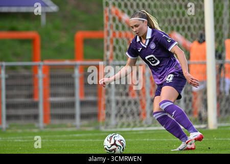 Deinze, Belgio. 17 settembre 2025. Rimante Jonusaite (20) di Anderlecht nella foto durante una partita di calcio femminile tra RSC Anderlecht Women e Aris Limassol FC nel primo turno di qualificazione della stagione 2025-2026 della UEFA Womens Europa Cup, mercoledì 17 settembre 2025 a Deinze, Belgio. Crediti: Sportpix/Alamy Live News Foto Stock