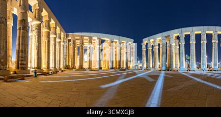 Tempio di Luxor al crepuscolo, Luxor, valle del Nilo, alto Egitto Foto Stock