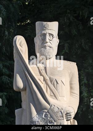 Bosnia ed Erzegovina, Bileća, Bileća centro: Parco Ravnogorski – Statua di Dragoljubu (Draži) Mihailoviću Foto Stock