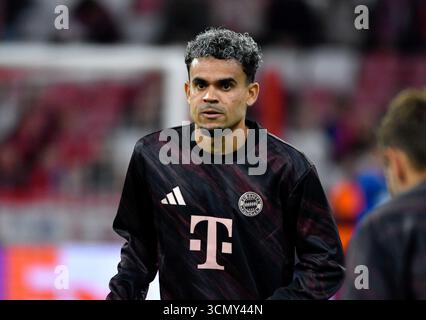 Monaco di Baviera, Germania. 17 settembre 2025. 17.09.2025, Allianz Arena, Monaco di Baviera, Champions League, FC Bayern Monaco vs FC Chelsea, nella foto: Luis Diaz (Monaco di Baviera) credito: dpa/Alamy Live News Foto Stock