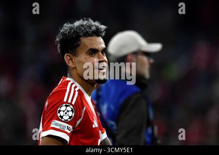 Monaco di Baviera, Germania. 18 settembre 2025. 17.09.2025, Allianz Arena, Monaco di Baviera, Champions League, FC Bayern Monaco vs FC Chelsea, nella foto: Luis Diaz (Monaco di Baviera) credito: dpa/Alamy Live News Foto Stock