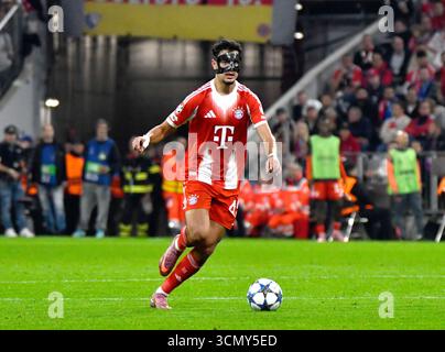Monaco di Baviera, Germania. 18 settembre 2025. 17.09.2025, Allianz Arena, Monaco di Baviera, Champions League, FC Bayern Monaco vs FC Chelsea, nella foto: Aleksandar Pavlovic (Monaco di Baviera) credito: dpa/Alamy Live News Foto Stock