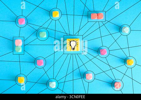 Creazione di reti di concept aziendali con membri collegati tra loro. Comunicazione con il concetto di social media. Foto Stock
