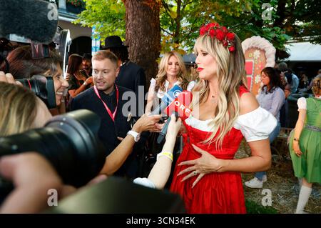 Heidi Klum bei der Ankunft zur ProSieben TV Show 'HeidiFest by Heidi Klum' im Hofbräuhaus München. München, 18.09.2025 Foto Stock