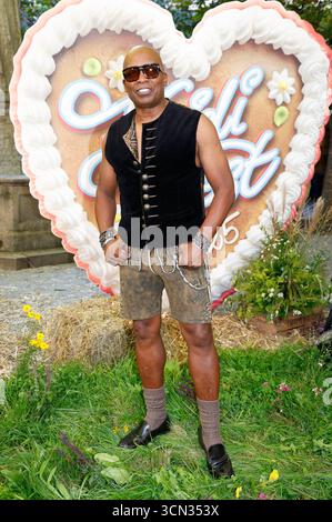 Haddaway bei der Ankunft zur ProSieben TV Show 'HeidiFest by Heidi Klum' im Hofbräuhaus München. München, 18.09.2025 Foto Stock