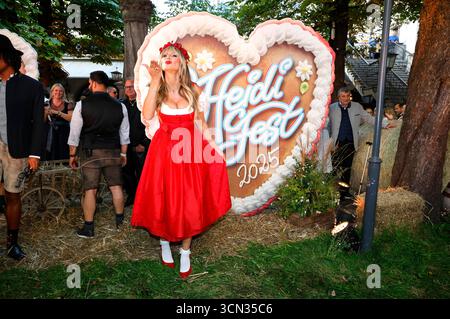 Heidi Klum bei der Ankunft zur ProSieben TV Show HeidiFest di Heidi Klum im Hofbräuhaus München. München, 18.09.2025 *** Heidi Klum arriva al programma televisivo di ProSieben HeidiFest di Heidi Klum a Hofbräuhaus Monaco di Baviera, 18 09 2025 foto:XK.xKriegerx/xFuturexImagex heidifest 5972 Foto Stock