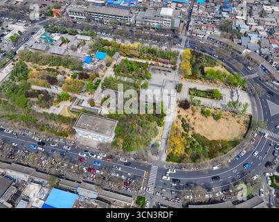 Fotografia aerea della Chiesa cattolica di Anyang nel giardino di Zhangde, città di Anyang, provincia di Henan Foto Stock
