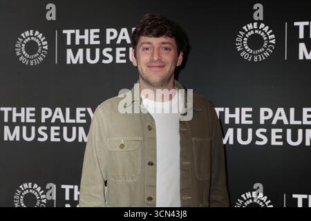 New York, Stati Uniti. 18 settembre 2025. Alex Edelman partecipa a From the Office to the Paper: A Hilarious Evening with Two Great Comedies al Paley Museum di New York, New York, il 18 settembre 2025. L'evento speciale rende omaggio a due celebri commedie sul luogo di lavoro, riunendo membri del cast, creatori e fan per una serata di risate e storie dietro le quinte. (Foto di Giada Papini Rampelotto/EuropaNewswire/NurPhoto) (foto di Luiz Rampelotto/NurPhoto) credito: NurPhoto SRL/Alamy Live News Foto Stock