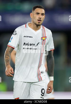 Verona, Italia. 15 settembre 2025. Antonio Sanabria degli Stati Uniti Cremonese guarda durante la partita Hellas Verona vs US Cremonese di serie A A a Marc Antonio Bentegodi, Verona. Il credito per immagini dovrebbe essere: Jonathan Moscrop/Sportimage Credit: Sportimage Ltd/Alamy Live News Foto Stock