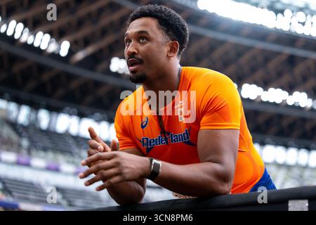 Tokyo, Giappone. 20 settembre 2025. TOKYO, GIAPPONE - 20 SETTEMBRE: Shaquille Emanuelson dei Paesi Bassi dopo aver gareggiato durante il lancio del disco maschile nell'ottavo giorno dei Campionati mondiali di atletica leggera di Tokyo 2025 al National Stadium il 20 settembre 2025 a Tokyo, Giappone. (Foto di Joris Verwijst/Agenzia BSR) credito: Agenzia BSR/Alamy Live News Foto Stock