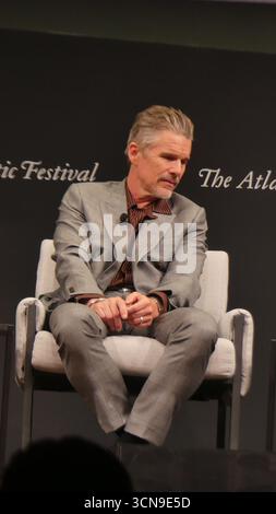 2025 Atlantic Festival, Perelman Performing Arts Center, 1 World Trade Center, 251 Fulton St., New York, NY 10007, USA. 19 settembre 2025. A-List Motion Picture Star Ethan Hawke appare al 2025 Atlantic Festival di New York, per discutere del suo nuovo film FX "The Lowdown". Crediti: ©Julia Mineeva/ EGBN News/Alamy Live News Foto Stock