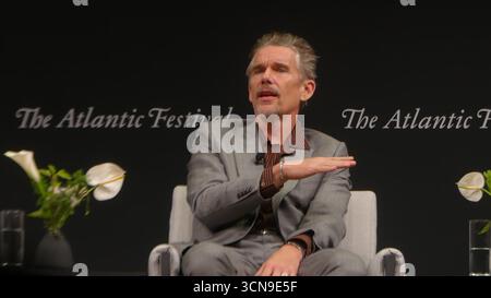 2025 Atlantic Festival, Perelman Performing Arts Center, 1 World Trade Center, 251 Fulton St., New York, NY 10007, USA. 19 settembre 2025. A-List Motion Picture Star Ethan Hawke appare al 2025 Atlantic Festival di New York, per discutere del suo nuovo film FX "The Lowdown". Crediti: ©Julia Mineeva/ EGBN News/Alamy Live News Foto Stock