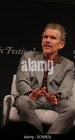 2025 Atlantic Festival, Perelman Performing Arts Center, 1 World Trade Center, 251 Fulton St., New York, NY 10007, USA. 19 settembre 2025. A-List Motion Picture Star Ethan Hawke appare al 2025 Atlantic Festival di New York, per discutere del suo nuovo film FX "The Lowdown". Crediti: ©Julia Mineeva/ EGBN News/Alamy Live News Foto Stock