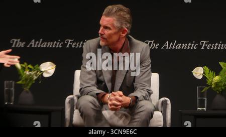 2025 Atlantic Festival, Perelman Performing Arts Center, 1 World Trade Center, 251 Fulton St., New York, NY 10007, USA. 19 settembre 2025. A-List Motion Picture Star Ethan Hawke appare al 2025 Atlantic Festival di New York, per discutere del suo nuovo film FX "The Lowdown". Crediti: ©Julia Mineeva/ EGBN News/Alamy Live News Foto Stock
