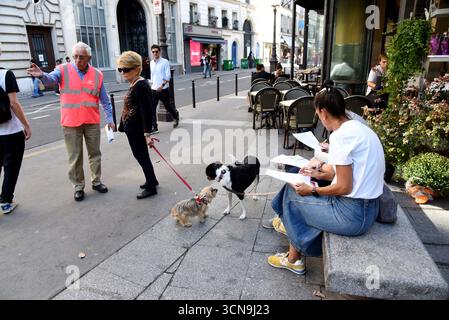 Parigi, Francia. 19 settembre 2025. Illustrazione bilancio partecipativo del municipio di Parigi a Parigi, Francia, il 19 settembre 2025. Foto di Alain Apaydin/ABACAPRESS credito: Abaca Press/Alamy Live News Foto Stock