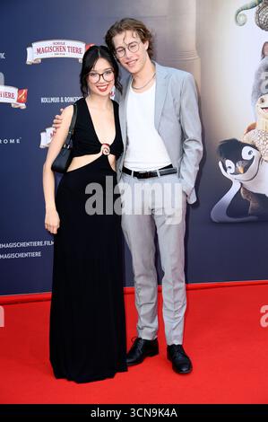 Purnima Grätz und Thilo Fridolin Matthes bei der Premiere des Kinofilms 'Die Schule der magischen Tiere 4' im Zoo Palast. Berlino, 19.09.2025 Foto Stock