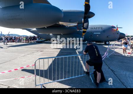 Mosnov, Repubblica Ceca. 20 settembre 2025. Giorni e giorni NATO delle forze aeree ceche a Mosnov, Repubblica Ceca, 20 settembre 2025. Nella foto è raffigurato l'aereo da trasporto militare turboelica americano Lockheed Martin KC-130J Hercules. Crediti: Vladimir Prycek/CTK Photo/Alamy Live News Foto Stock
