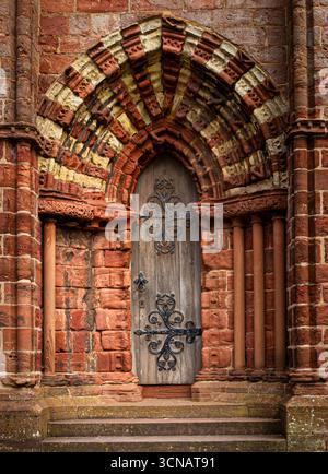 Una delle porte della cattedrale di San Magnus a Kirkwall, nelle Orcadi. Foto Stock