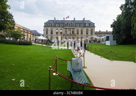 Parigi, Francia. 20 settembre 2025. Giardino durante la 42a edizione dei Journees Europeennes du Patrimoine (giorni del patrimonio europeo) presso l'Elysee Palace di Parigi, in Francia, il 20 settembre 2025. Foto di David Boyer/ABACAPRESS.COM credito: Abaca Press/Alamy Live News Foto Stock
