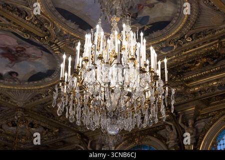 Parigi, Francia. 20 settembre 2025. Sala da ballo durante la 42a edizione dei Journees Europeennes du Patrimoine (giorni del patrimonio europeo) presso l'Elysee Palace di Parigi, Francia, il 20 settembre 2025. Foto di David Boyer/ABACAPRESS.COM credito: Abaca Press/Alamy Live News Foto Stock