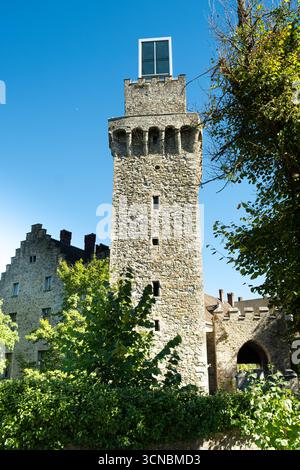 Torre del Castello di Rothschild con estensione in vetro a Waidhofen an der Ybbs, Austria Foto Stock