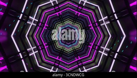 Le luminose luci al neon nelle tonalità di viola, verde e blu formano uno straordinario tunnel geometrico. Le luci creano un'atmosfera accattivante e dinamica Foto Stock
