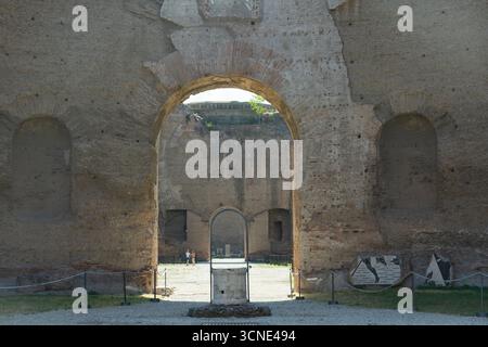 Le Terme di Caracalla a Roma erano le seconde più grandi terme pubbliche romane. Le terme erano come costruite tra il 212 e il 217, a Roma Foto Stock
