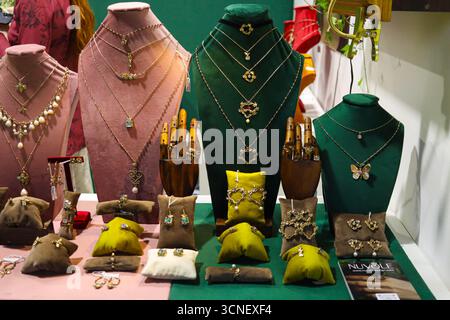 Milano, Italia. 20 settembre 2025. Milano (Italia), 20/09/2025- fashion/milano fashion /Jewels- uomini d'affari di tutto il mondo espongono i loro nuovi prodotti per la prossima stagione a Milano Fashion & Jewels, la fiera è iniziata oggi, 20 settembre, e si conclude il 23 settembre 2025. (Foto: Edson De Souza/Thenews2/Zumapress) (immagine di credito: © Edson Teodoro De Souza/TheNEWS2 via ZUMA Press Wire) SOLO PER USO EDITORIALE! Non per USO commerciale! Foto Stock