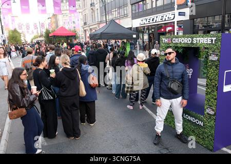 Oxford Street, Londra, Regno Unito. 21 settembre 2025. Oxford Street auto giornata libera, con proposte per la pedonalizzazione della strada. Crediti: Matthew Chattle/Alamy Live News Foto Stock