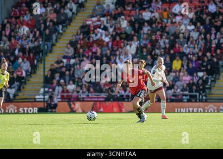 Leigh Sports Village Arena, Manchester, Regno Unito. 21 settembre 2025. Ella Toone sul pallone durante il Manchester United Women vs. Arsenal Women alla Leigh Sports Village Arena 21 settembre 2025 nella Women's Super League (WSL) Credit: Adam Edwards/Alamy Live News Foto Stock