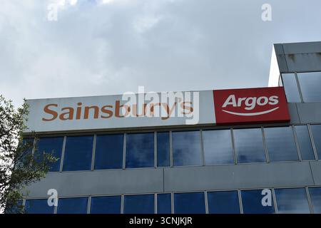 L'edificio Sainsbury's Argos a Central Milton Keynes, che è vuoto. Foto Stock