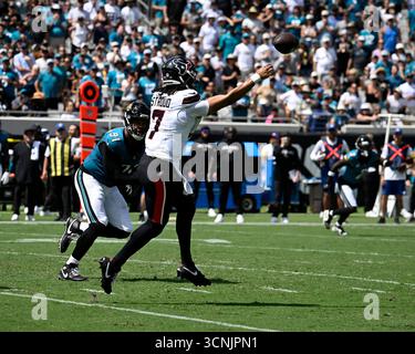 Jacksonville, Stati Uniti. 21 settembre 2025. Il quarterback dei Texans C. J Stroud lanciò un passaggio incompleto nel primo quarto mentre i Texans gareggiarono contro i Jaguars all'EverBank Stadium di Jacksonville, Florida, domenica 21 settembre 2025. Jacksonville sconfisse Houston 17-10. Foto di Joe Marino/UPI. Crediti: UPI/Alamy Live News Foto Stock