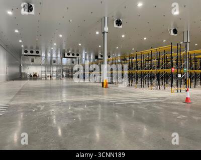 nuovissimo deposito refrigerato in magazzino Foto Stock
