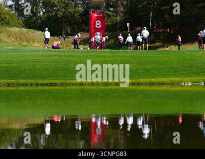Giocatori USA all'ottavo green al Bethpage Black Course di Farmingdale, New York, davanti alla Ryder Cup 2025 a partire da venerdì. Data foto: Lunedì 22 settembre 2025. Foto Stock