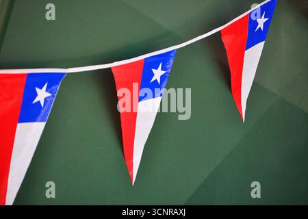 Le bandiere adornano le festività nazionali in Cile Foto Stock