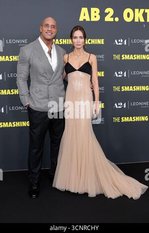 Berlino, Germania. 22 settembre 2025. Dwayne Johnson ed Emily Blunt bei der THE SMASCHING MACHINE Film Premiere im Zoo Palast a Berlino AM 22.09.2025 a Berlino crediti: Ralph Metzger/Alamy Live News Foto Stock