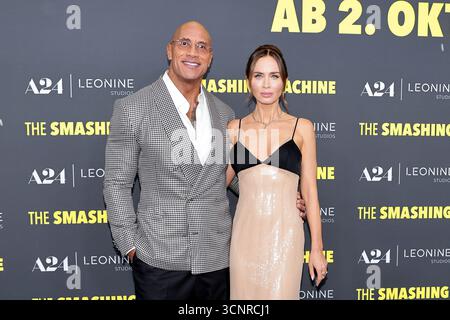 Berlino, Germania. 22 settembre 2025. Dwayne Johnson ed Emily Blunt bei der THE SMASCHING MACHINE Film Premiere im Zoo Palast a Berlino AM 22.09.2025 a Berlino crediti: Ralph Metzger/Alamy Live News Foto Stock