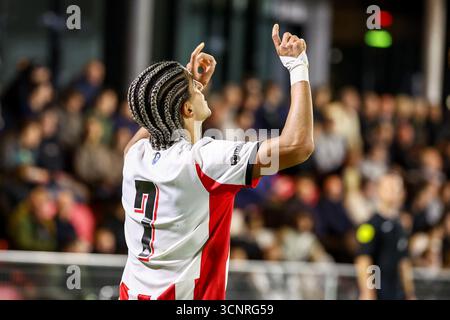 Eindhoven, Paesi Bassi. 22 settembre 2025. EINDHOVEN, 22-09-2025, PSV Campus De Herdgang, stagione 2025/2026, calcio olandese Keuken Kampioen Divisie, partita tra Jong PSV e Den Bosch, foto mostra la celebrazione degli obiettivi del giocatore Jong PSV Tay Abed credito: Pro Shots/Alamy Live News Foto Stock