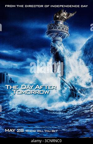 The Day After Tomorrow (2004) diretto da Roland Emmerich e interpretato da Dennis Quaid, Jake Gyllenhaal e Emmy Rossum. Un'improvvisa catastrofe climatica globale getta il mondo in una nuova era glaciale, scatenando una disperata lotta per la sopravvivenza. Fotografia di un poster originale del 2004 DA UTILIZZARE ESCLUSIVAMENTE PER L'EDITORIALE. Crediti: BFA / 20th Century Fox Foto Stock